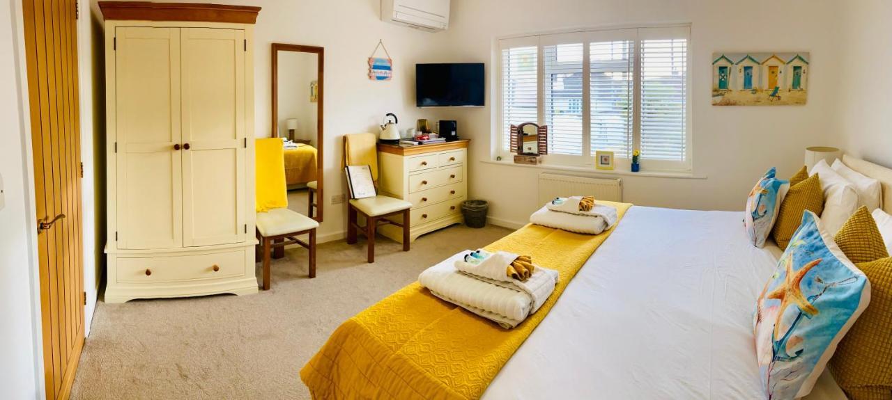 Avon Beach Bed & Breakfast Christchurch  Exterior photo